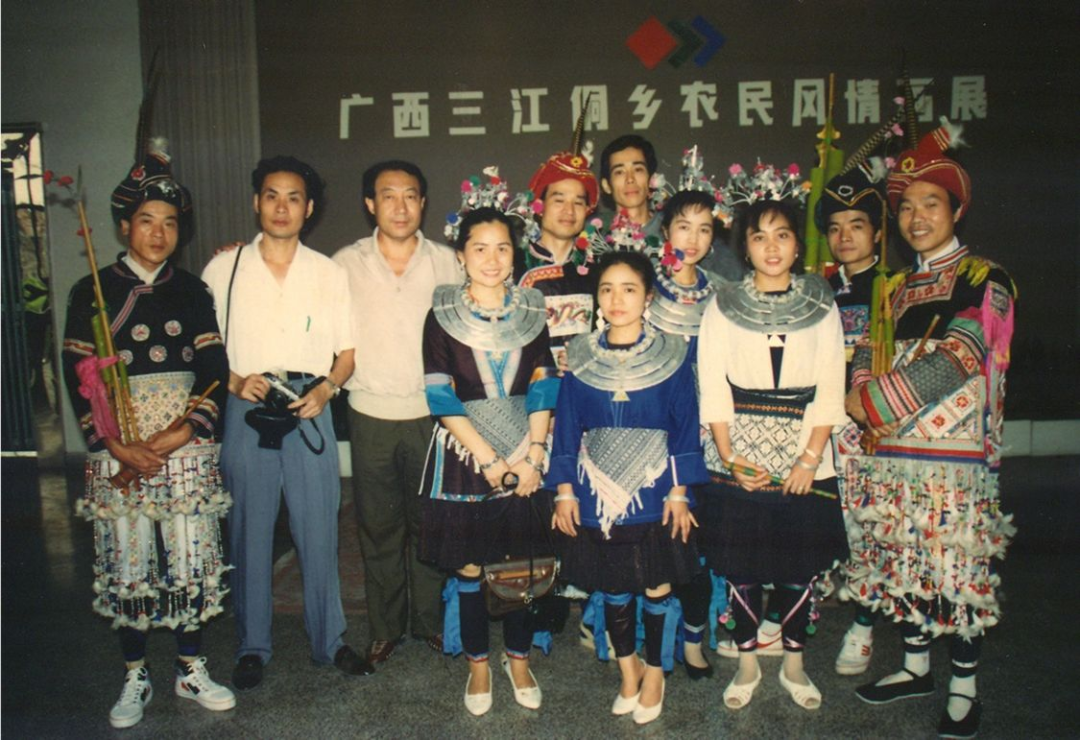 跨越山海五十载——三江农民画首位导师讲述“一支画笔里的民族三交史”